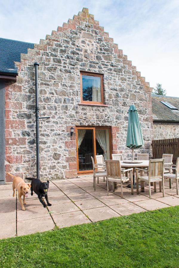 The Granary With Hot Tub Villa Forgandenny Buitenkant foto