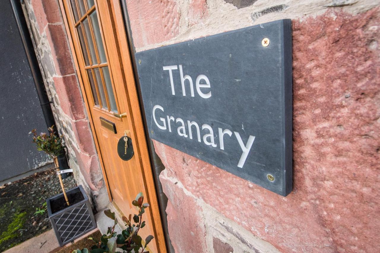 The Granary With Hot Tub Villa Forgandenny Buitenkant foto